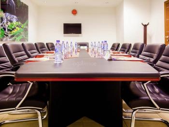 Ibis Styles Accra Airport Hotel Blue Meeting Room