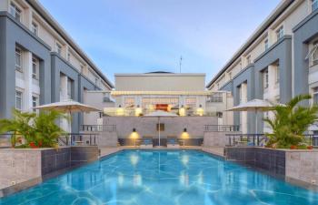 Eka Hotel Pool Lounge